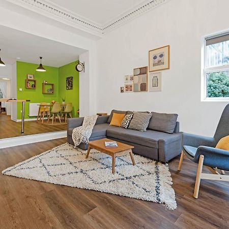 Cheerful Stays: Spacious Flat In Vibrant Leith Edinburg Exteriör bild