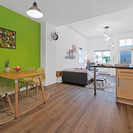 Cheerful Stays: Spacious Flat In Vibrant Leith Edinburg Exteriör bild