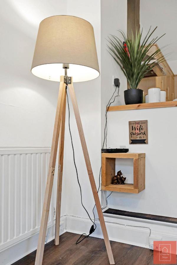 Cheerful Stays: Spacious Flat In Vibrant Leith Edinburg Exteriör bild