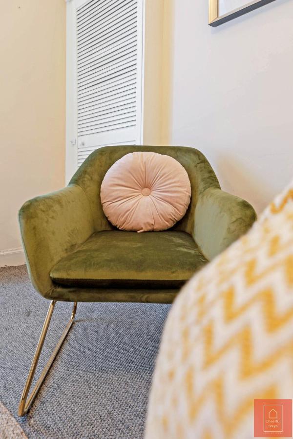 Cheerful Stays: Spacious Flat In Vibrant Leith Edinburg Exteriör bild