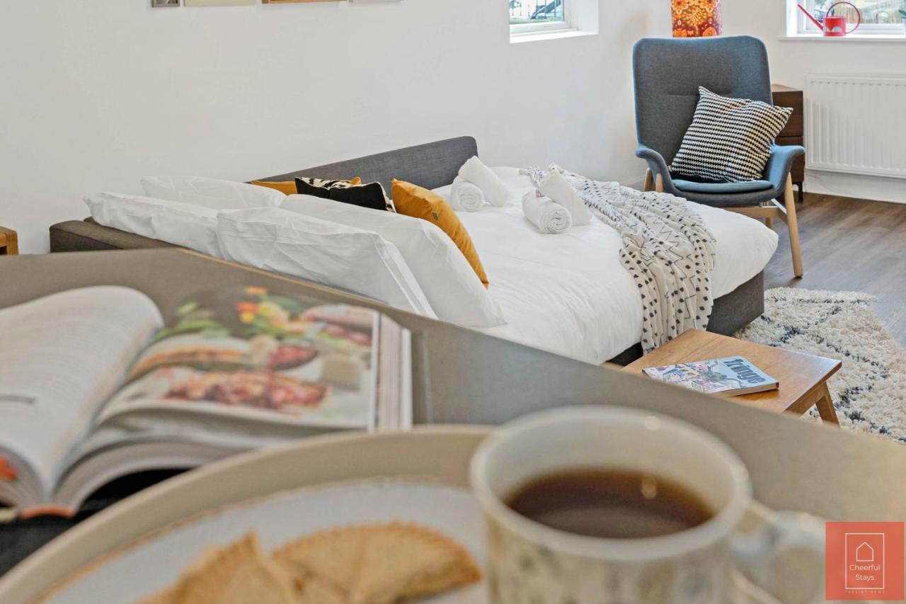 Cheerful Stays: Spacious Flat In Vibrant Leith Edinburg Exteriör bild