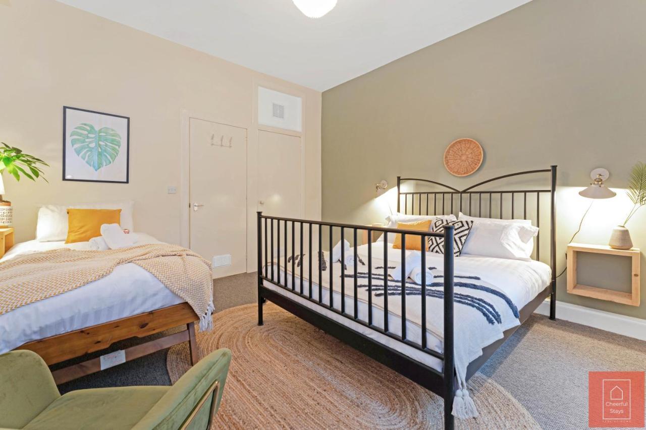 Cheerful Stays: Spacious Flat In Vibrant Leith Edinburg Exteriör bild