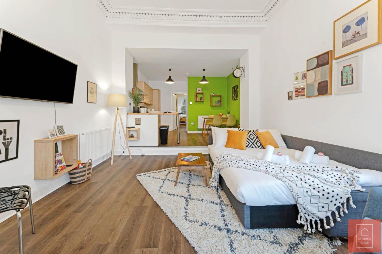 Cheerful Stays: Spacious Flat In Vibrant Leith Edinburg Exteriör bild